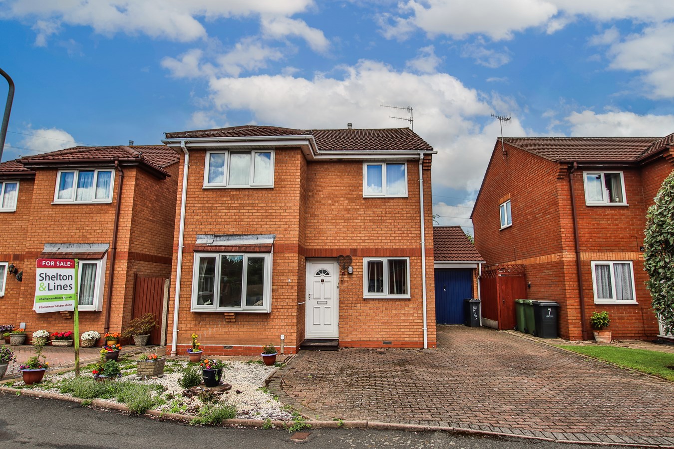 Grasshopper Avenue, Worcester, WR5
