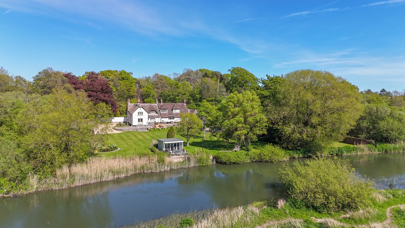 Salisbury Road, Christchurch, BH23