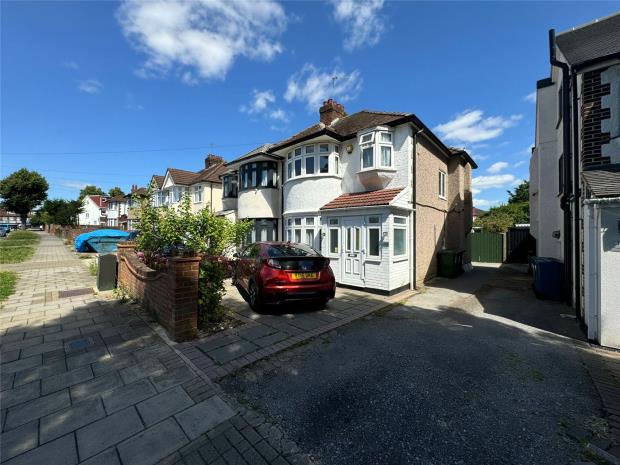 Carlyon Avenue, Harrow