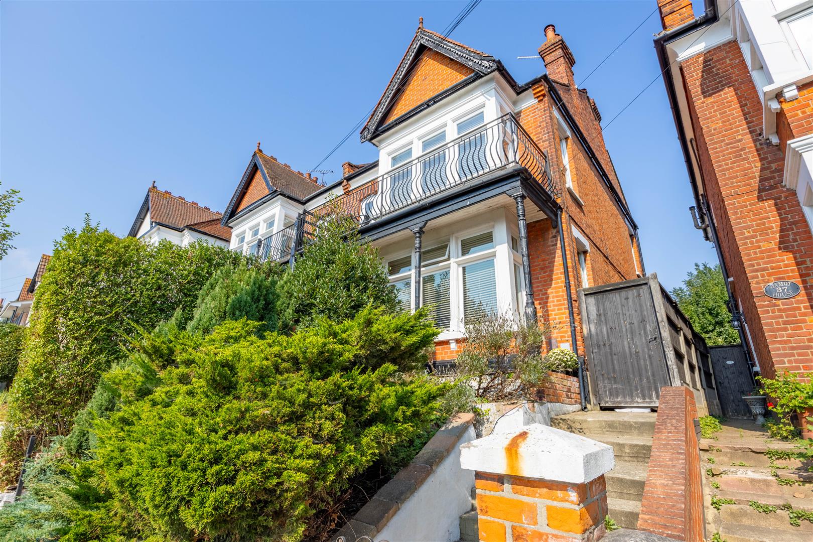 CANEWDON ROAD, Westcliff-On-Sea