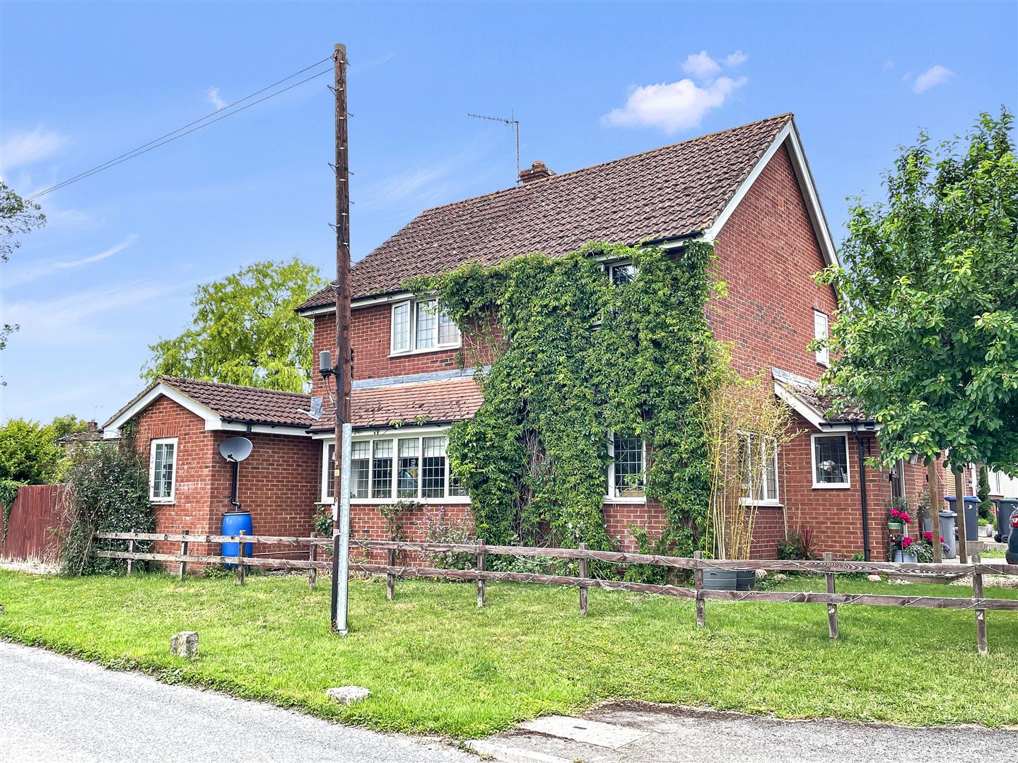 The Steadings, Ford