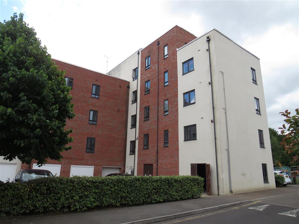 Sinclair Drive, BASINGSTOKE, RG21