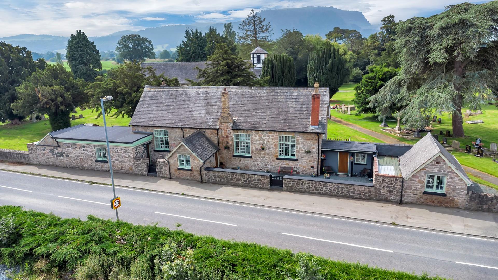 Llandrinio, Llanymynech