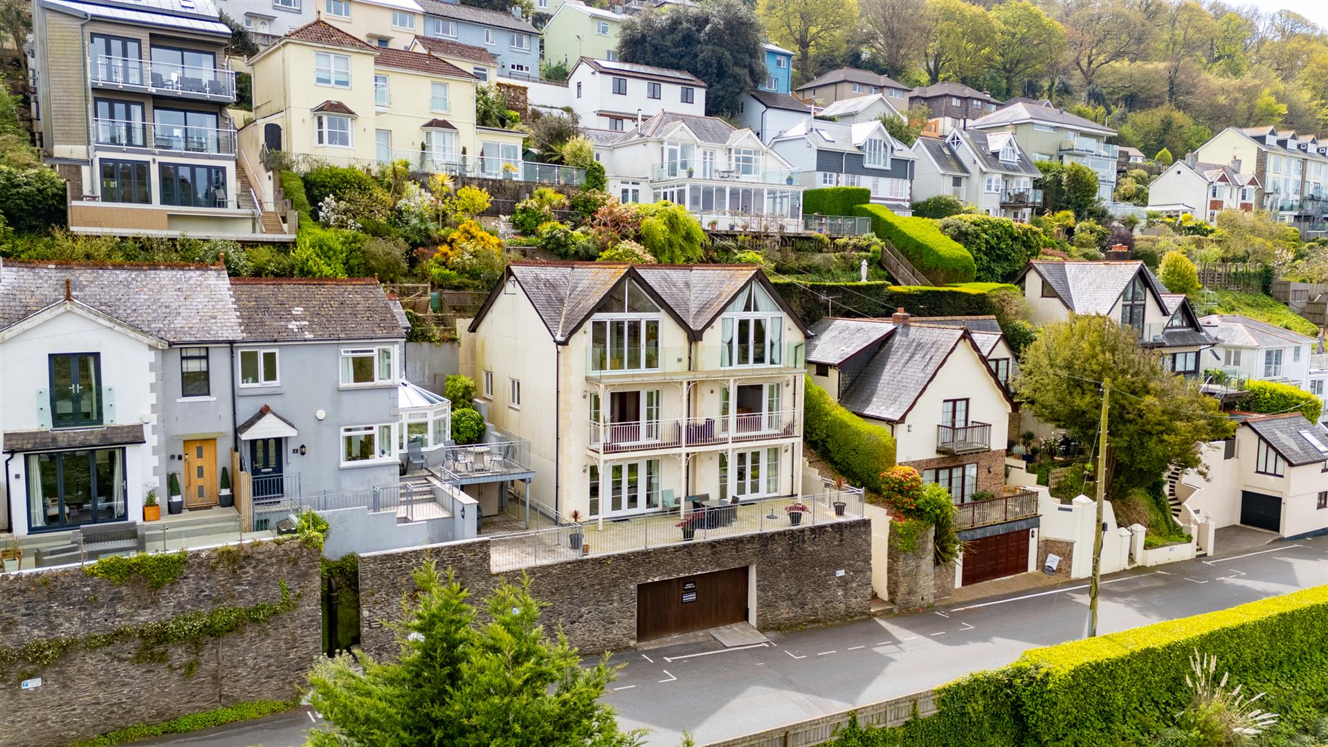 Lower Contour Road, Kingswear, Dartmouth