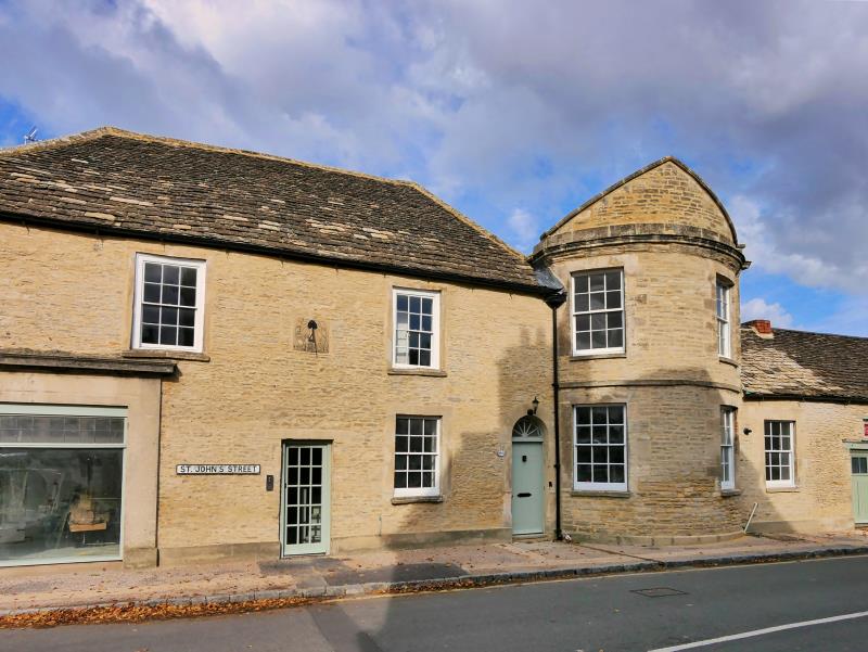 St Johns Street, LECHLADE