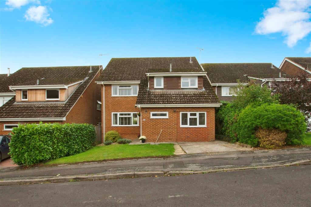 Bicester Close, WHITCHURCH, RG28