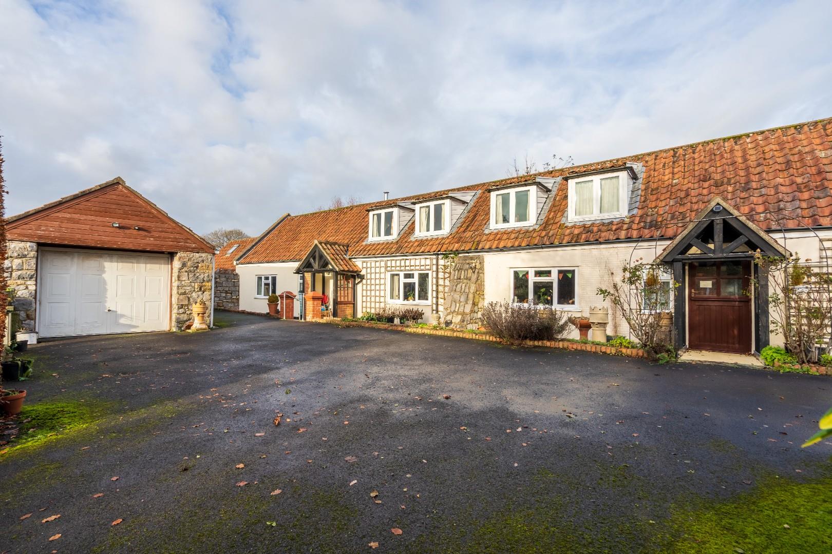 Charming barn conversion that enjoys a plot in excess of 5 acres in the hamlet of Aldwick