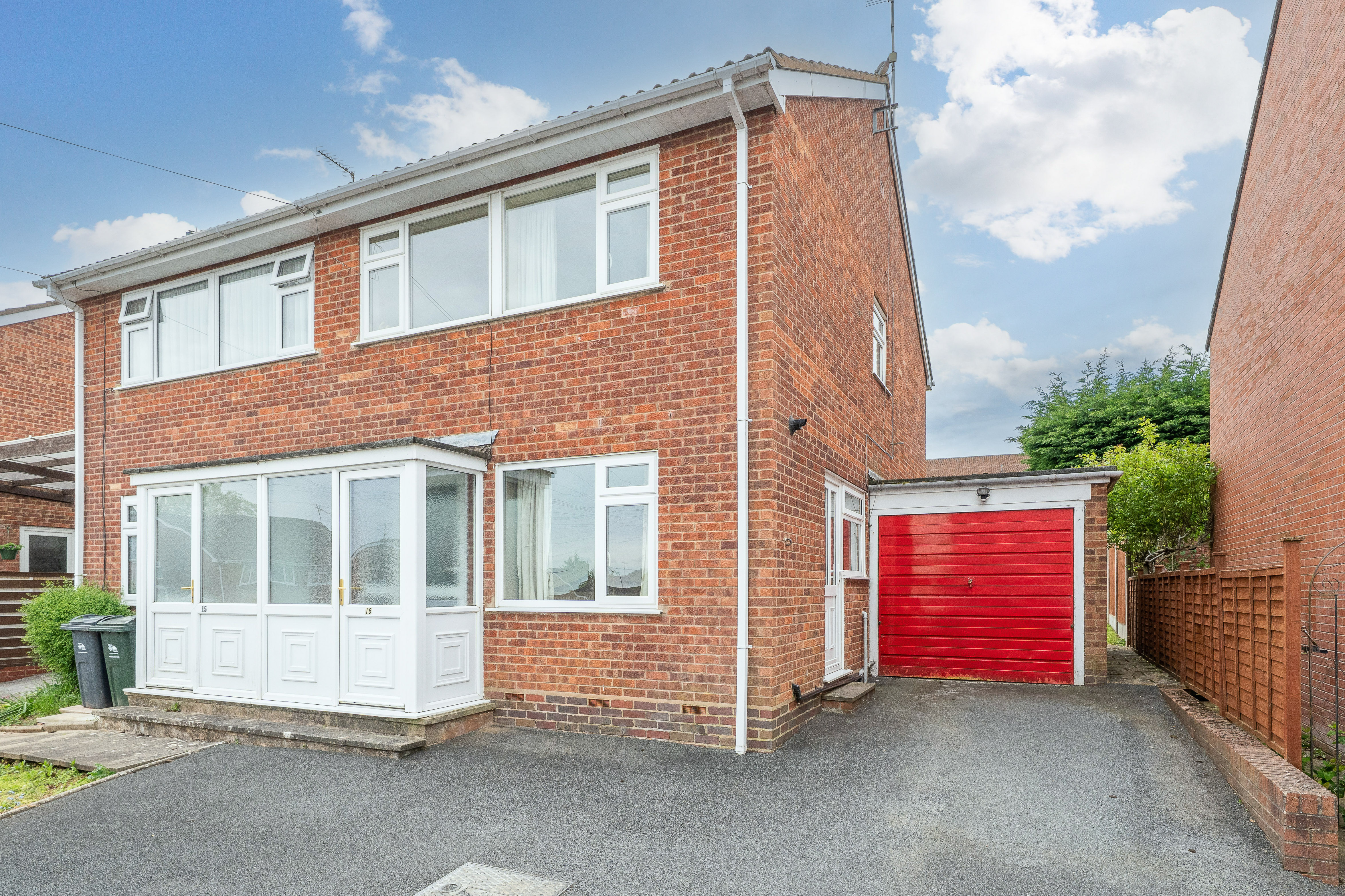 Tenbury Wells, Worcestershire, WR15 8DH