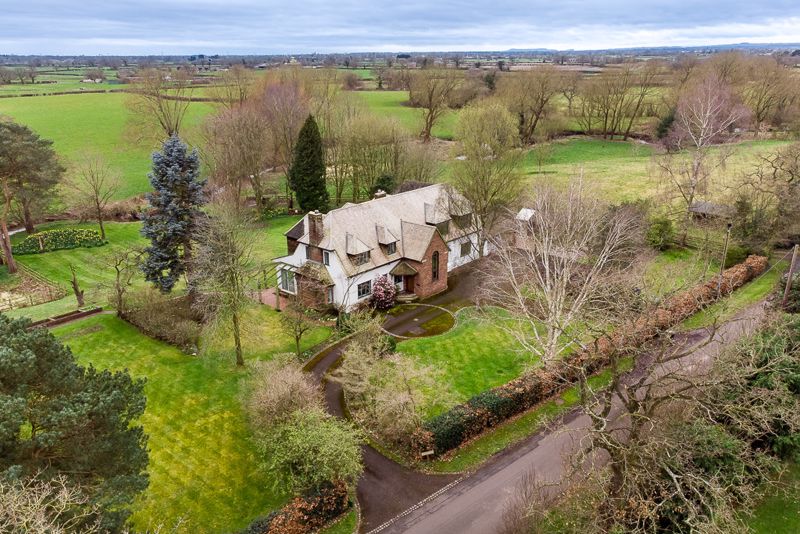 Riverside Country House In Plumley With 5.5 Acres