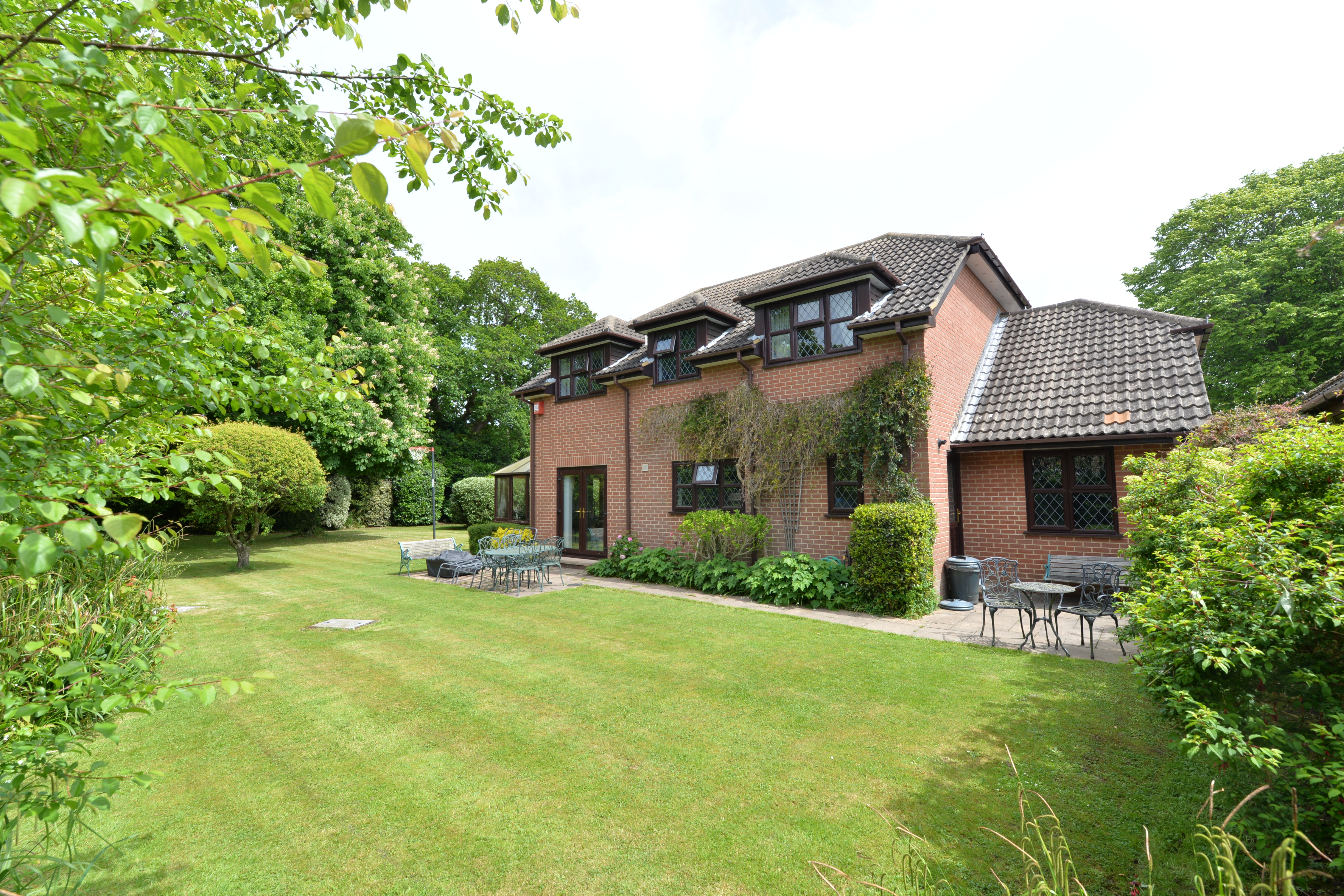Larkshill Close, New Milton