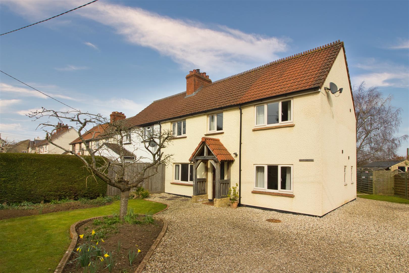 6 Dauntsey Road, Great Somerford