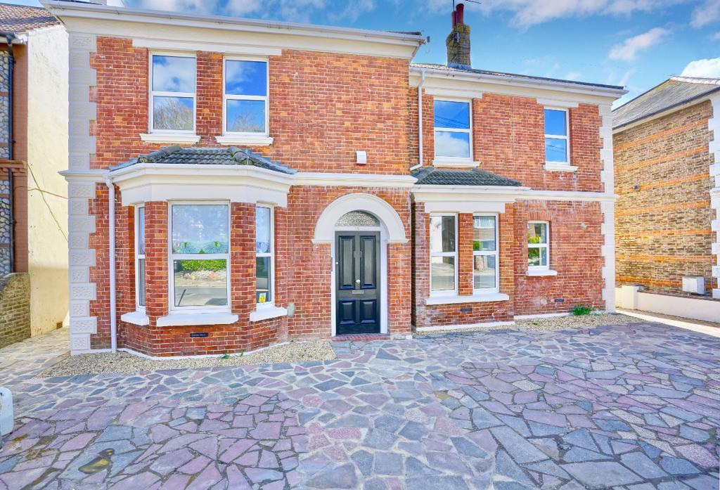 Winchester Road, Worthing 2 bed £300,000 HW Estate Agents