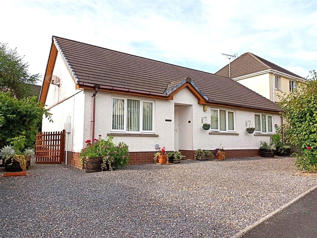 Brynderi Close, Newcastle Emlyn