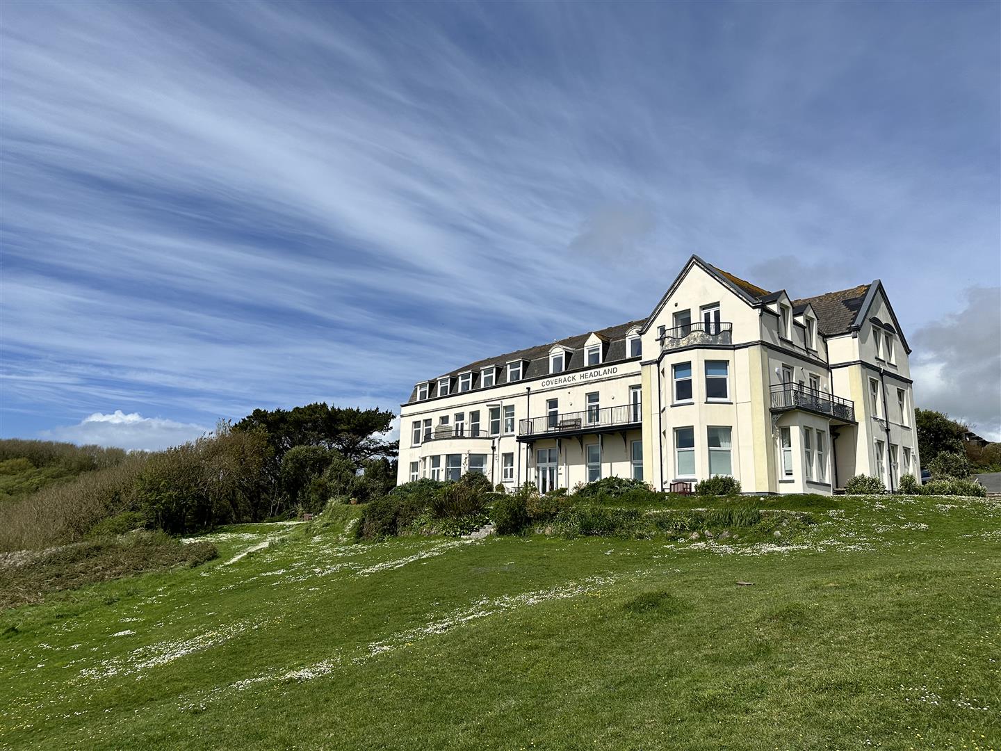 PERFECT HOLIDAY HOME, COVERACK