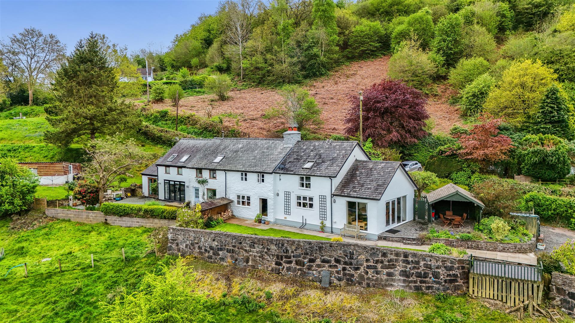 Llanfyllin, SY22 5LD.