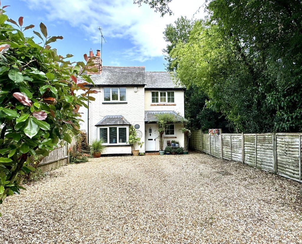 Chequers Lane, Eversley