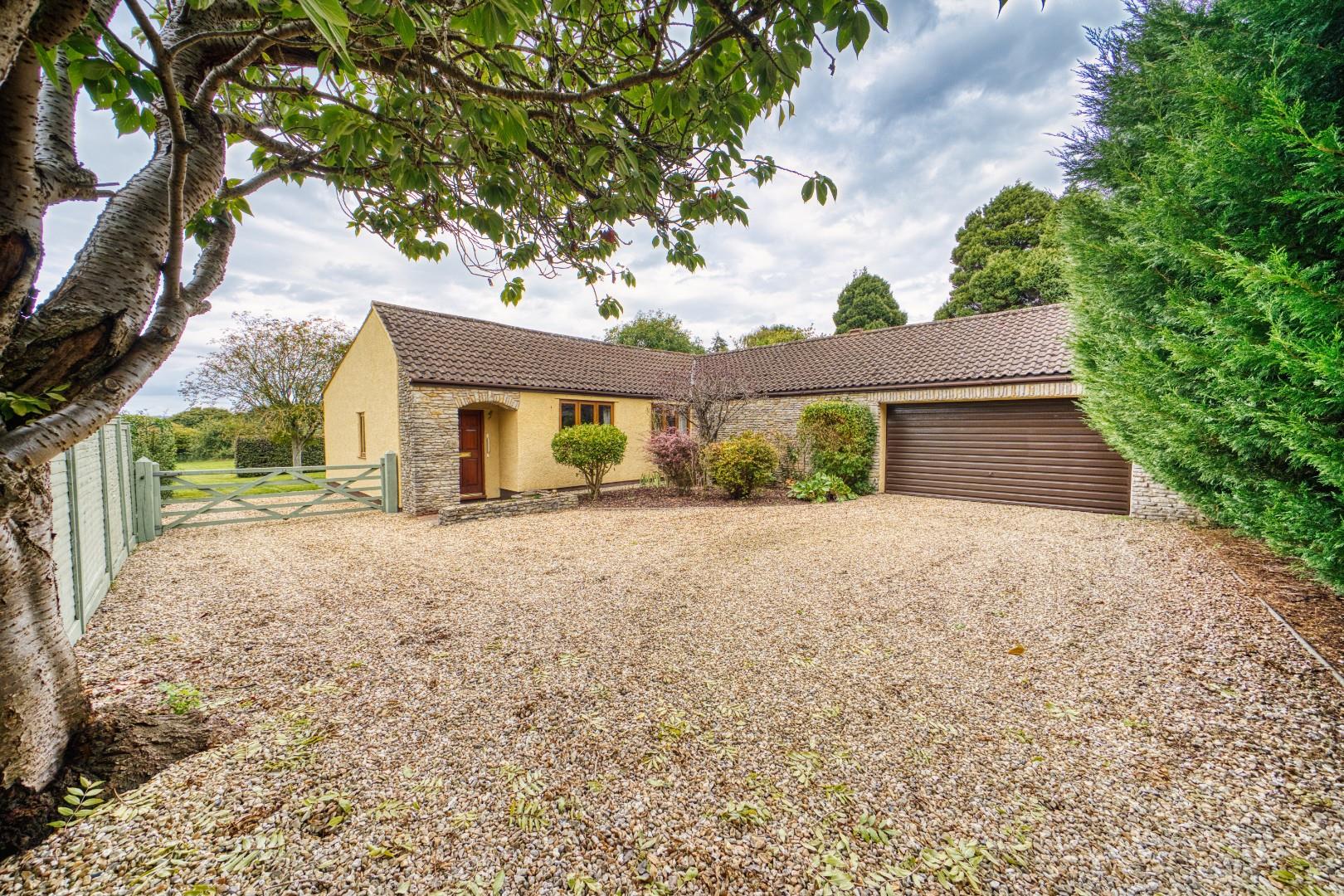 Substantial bungalow with separate paddock and stable block