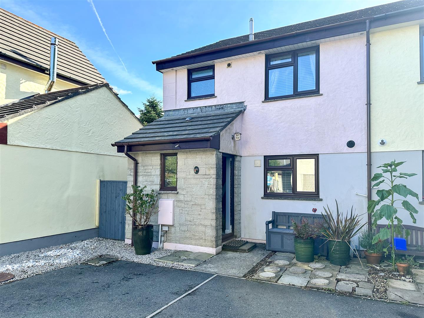 IDEAL FAMILY HOME, HELSTON