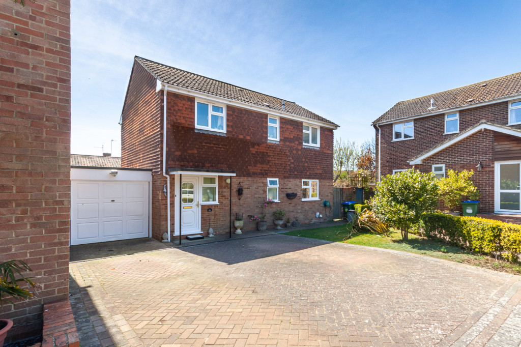 Rosemary Close,  Peacehaven, BN10