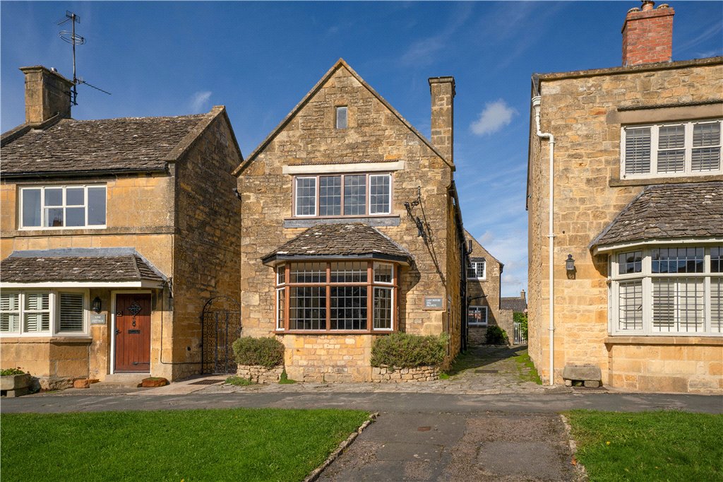 High Street, Broadway, Worcestershire, WR12