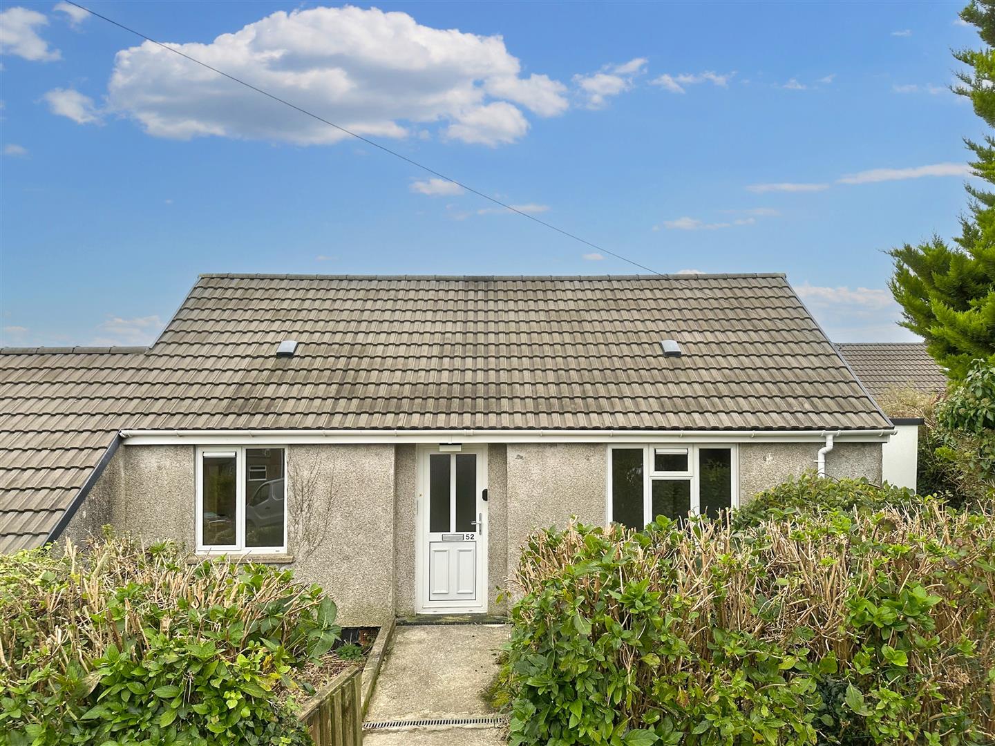 BUNGALOW WITH LARGE GARDEN, CONSTANTINE