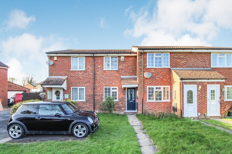 Homefield Close, Horley, Surrey. RH6 9TT