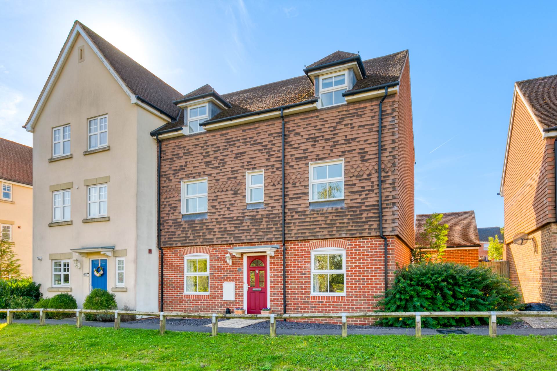 Capercaillie Close, Bracknell