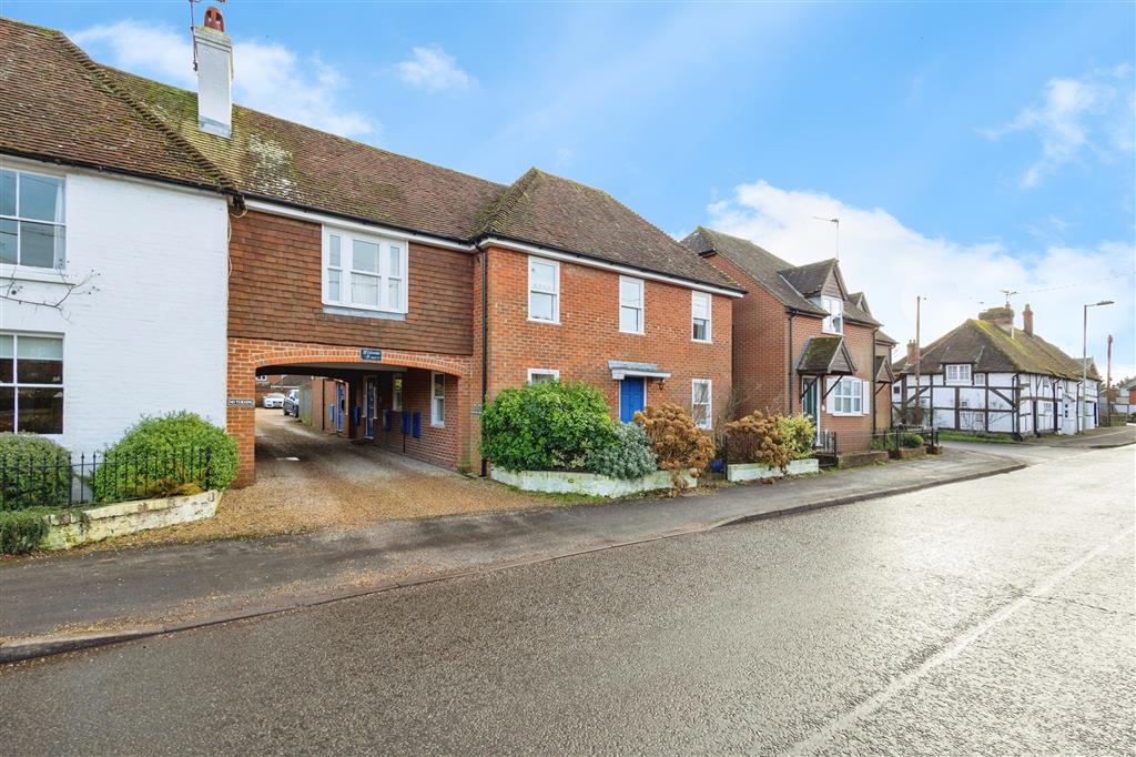 London Road, Holybourne, Alton, GU34