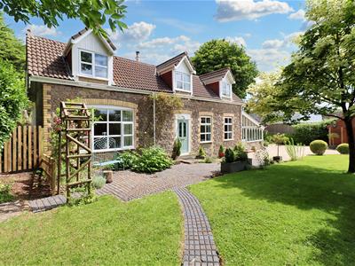 Beautiful home in quiet backwater of Upper Clevedon