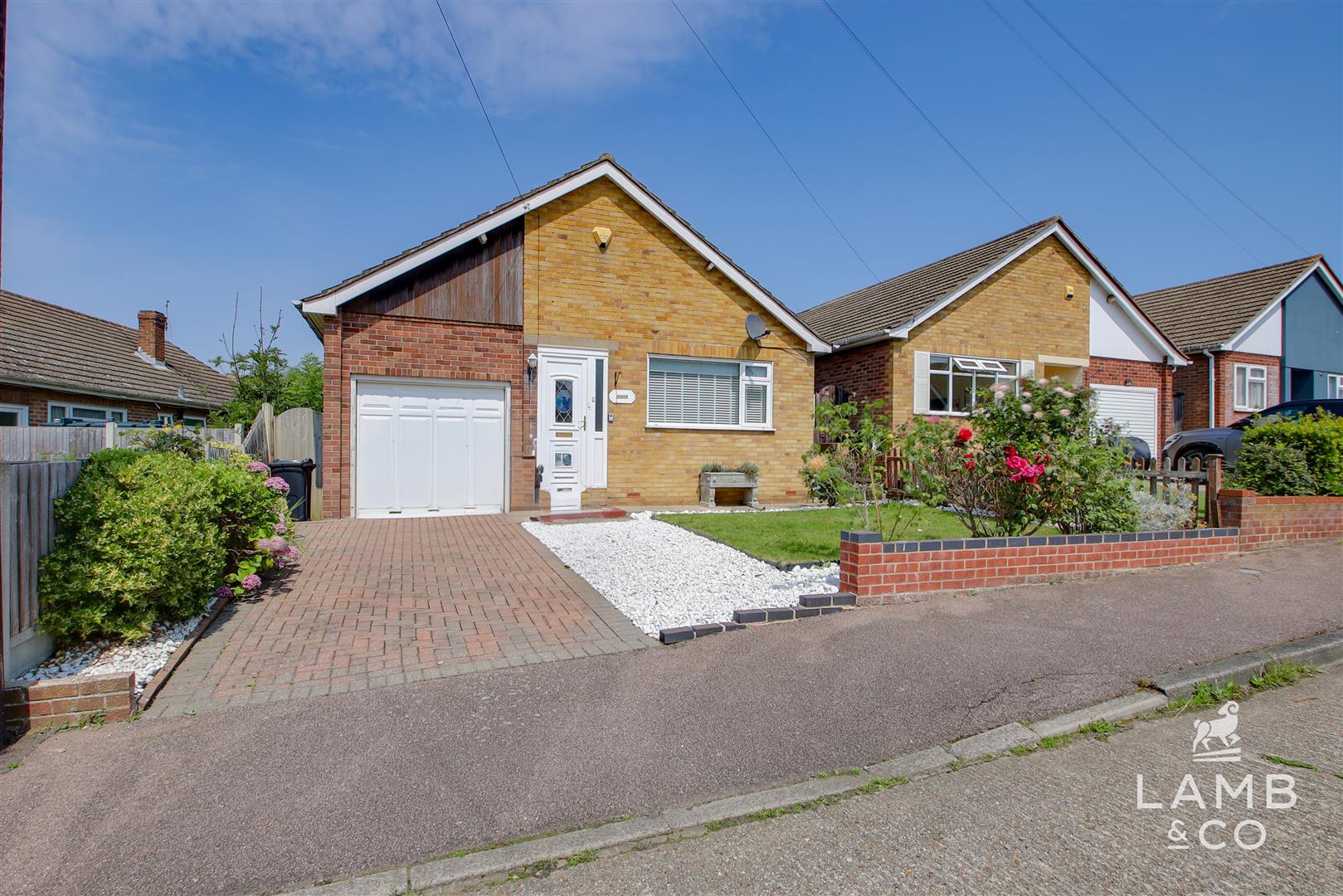 Hazelwood Crescent, Little Clacton