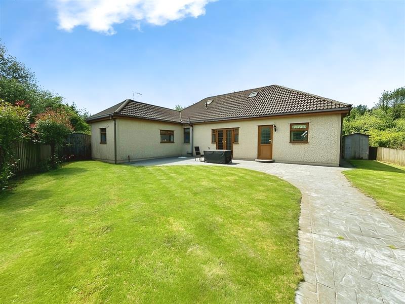 Derllwyn Bungalow, Pontllanfraith, Blackwood, NP12