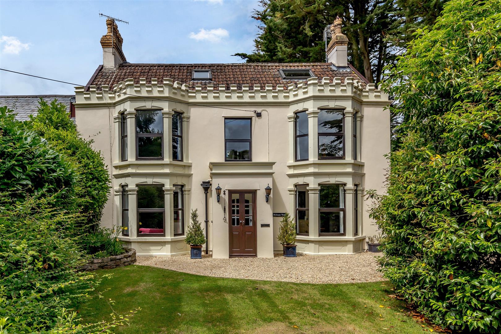 Elegant period home in Claverham within substantial plot