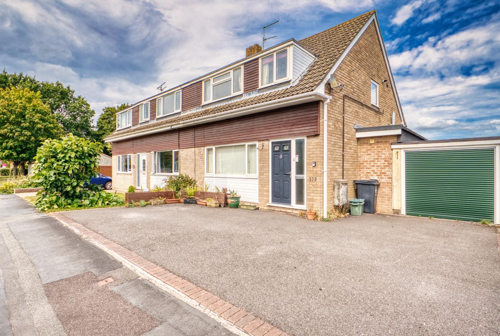 Extended family home in Yatton