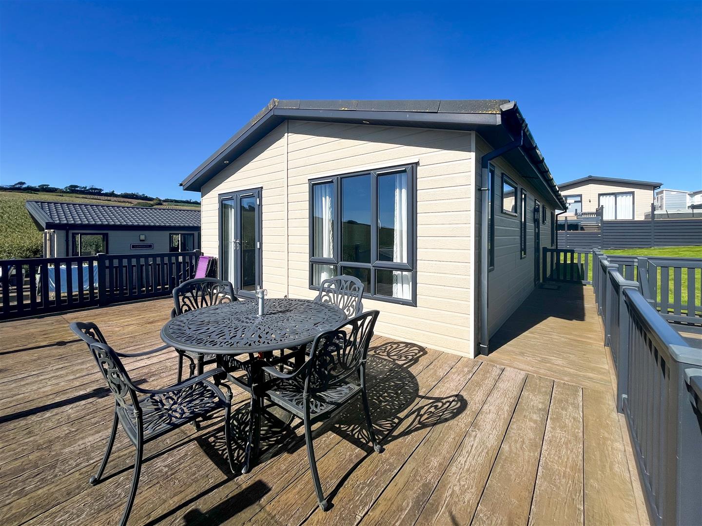 Lovely Two Bedroom Holiday Lodge, Praa Sands