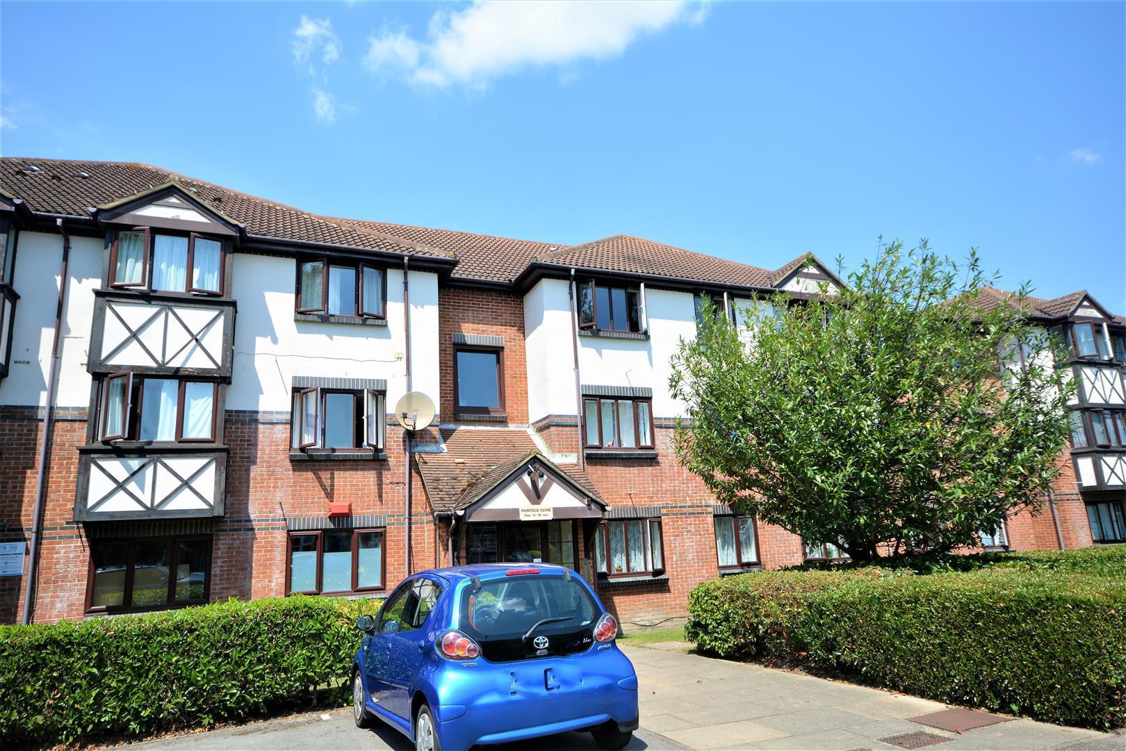 Fairfield Close, Colliers Wood Borders