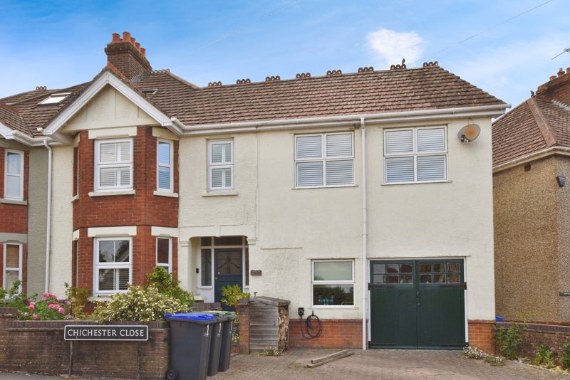 Chichester Close, Salisbury *** Video Tour***