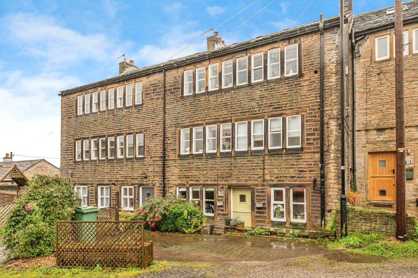 Deanhouse, Holmfirth, HD9