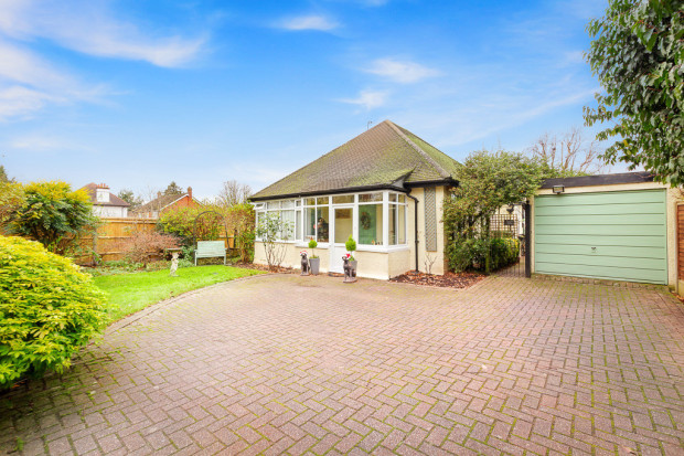 Barnett Wood Lane,  Ashtead, KT21