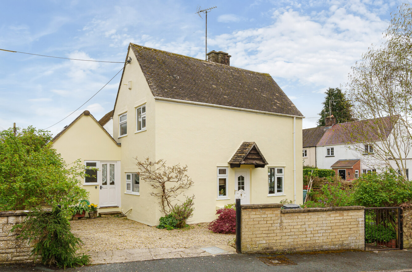 Bowling Green Avenue, Cirencester, Gloucestershire, GL7
