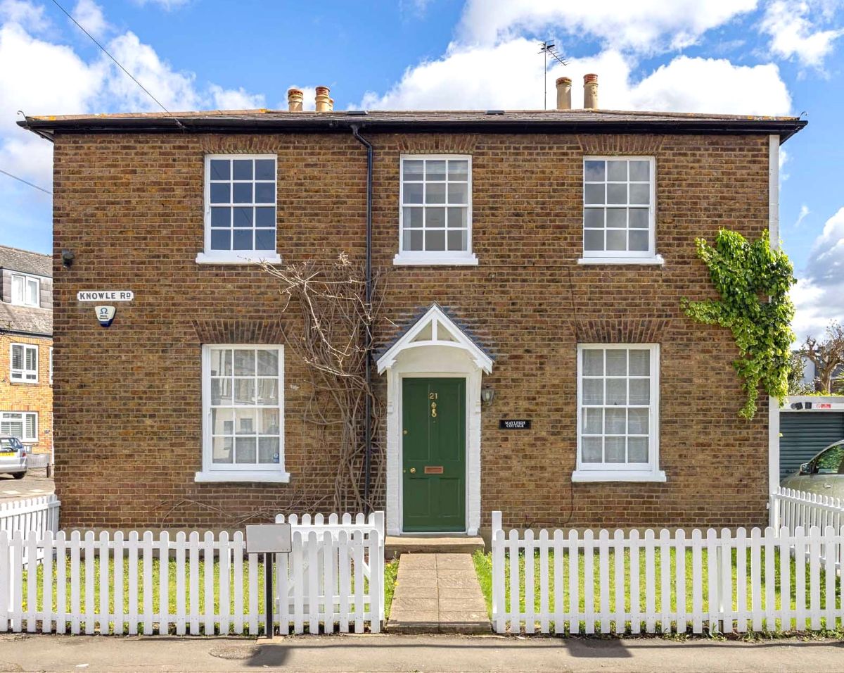 Mayleigh Cottage, 2/3 double beds, off Twickenham Green