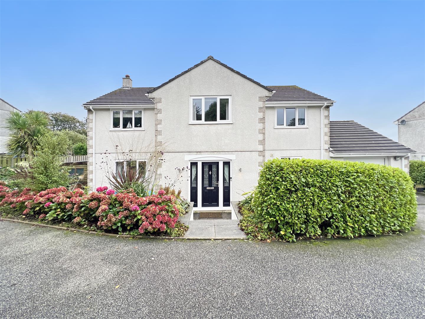 IMMACULATE FIVE DOUBLE BEDROOM HOUSE WITH SOUTH FACING GARDENS.  HELSTON