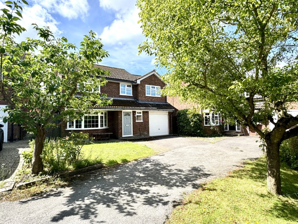 Cottage Green, Hartley Wintney