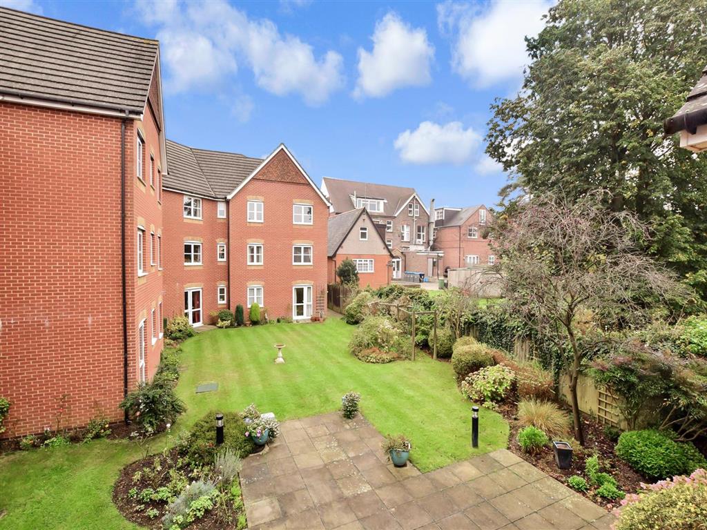 Chaldon Road, , Caterham, Surrey 1 bed £120,000 Cubitt & West Caterham