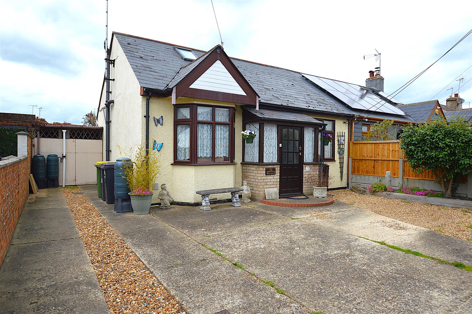Eastbury Avenue, Rochford
