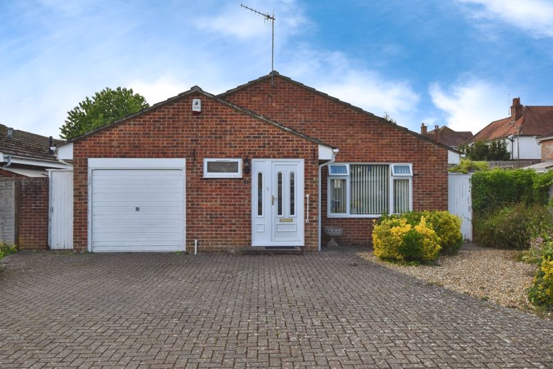 Saddlers Mead, Wilton ***video Tour***