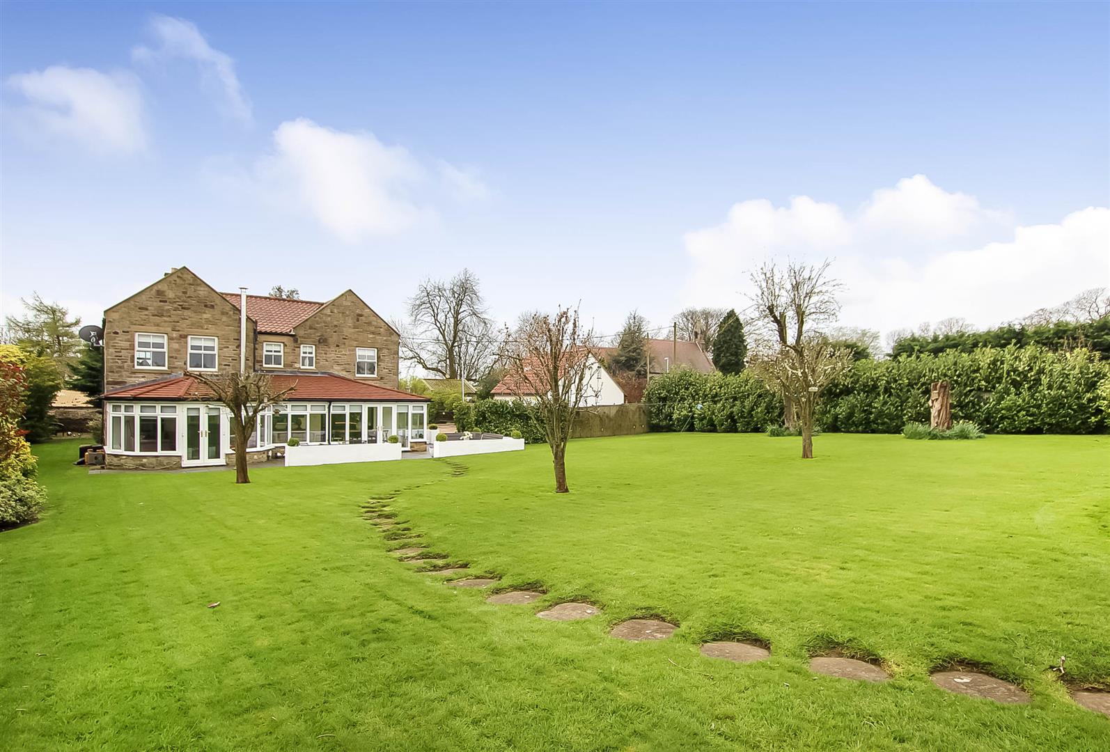 Orchard House and Building Plot, Denton