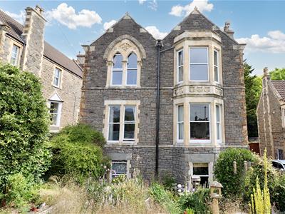 Victorian apartment in central Clevedon location