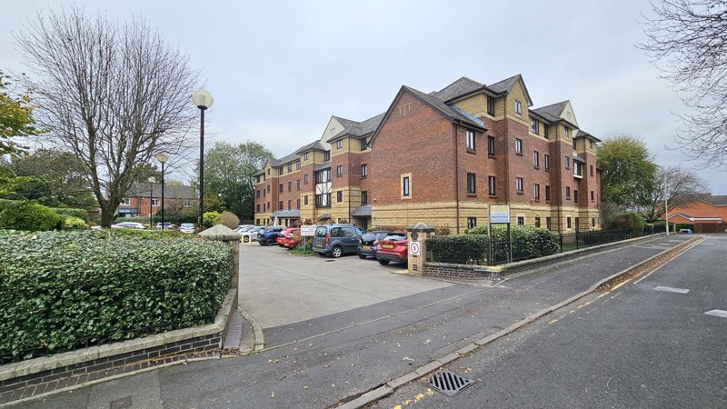 Stourbridge, Wollaston, Belfry Drive, Liddiard Court (ground Floor)