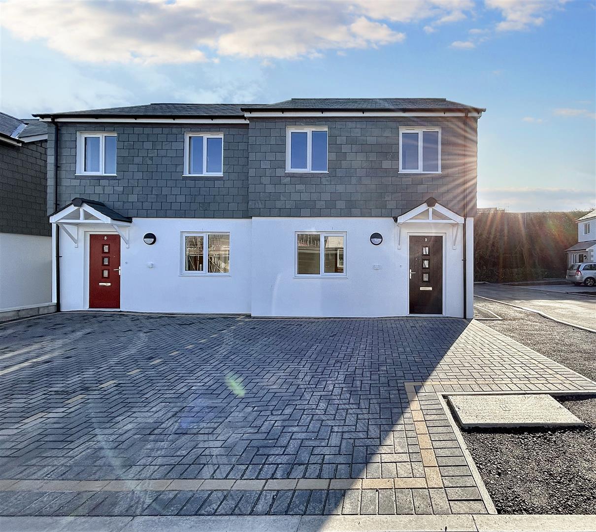 HOME FOR LOCAL BUYERS -  HELSTON