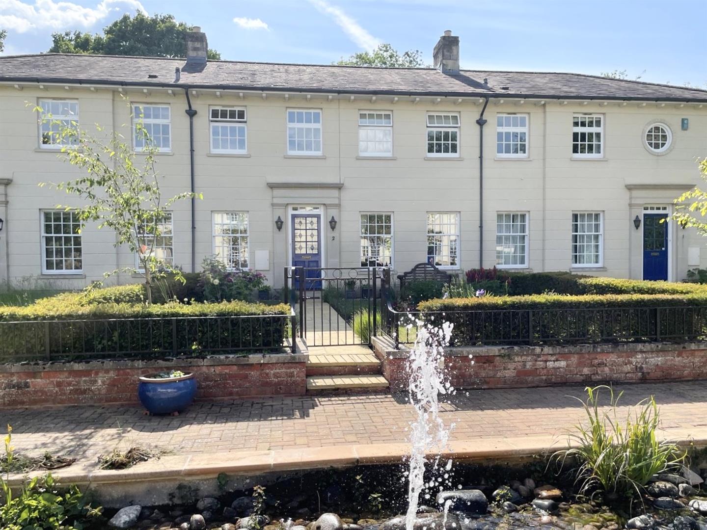 2 The Courtyard, Upper Seagry